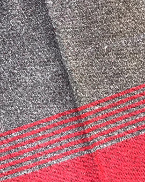 طوسی-زرشکی-راه-راه